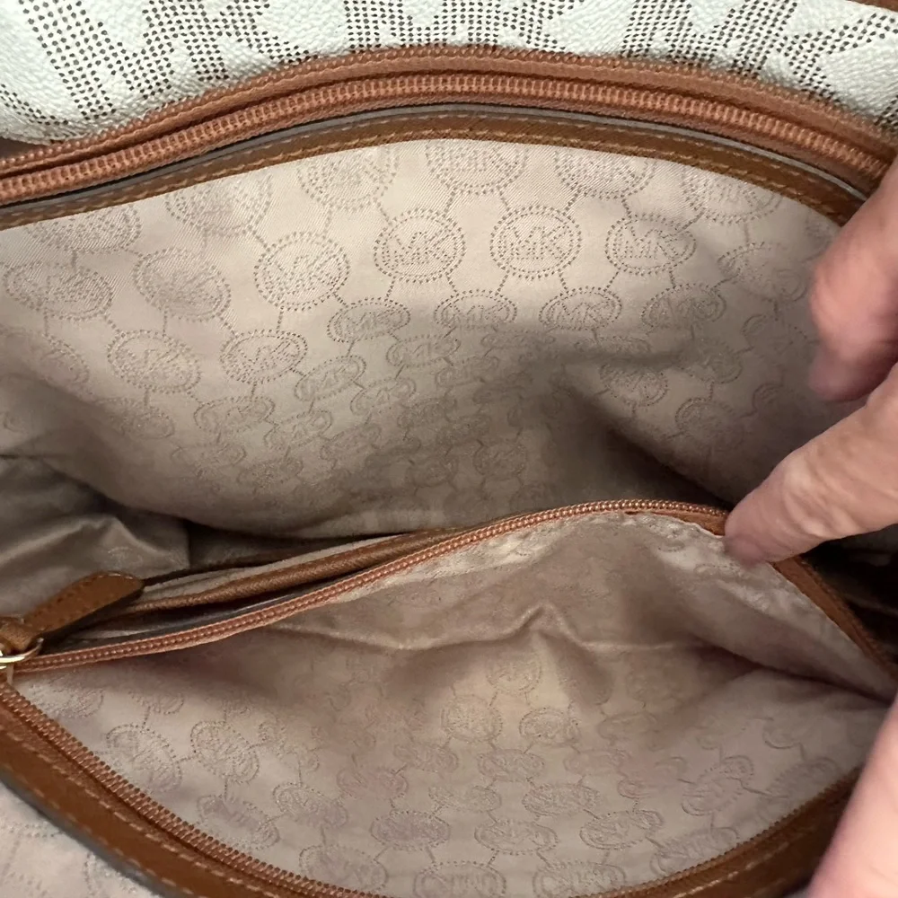 Michael Kors Cream and Brown Logo Tote with VGC - Picture 7 of 9